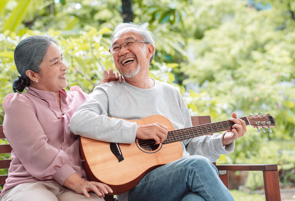 Angel Eye | Old people playing guitar